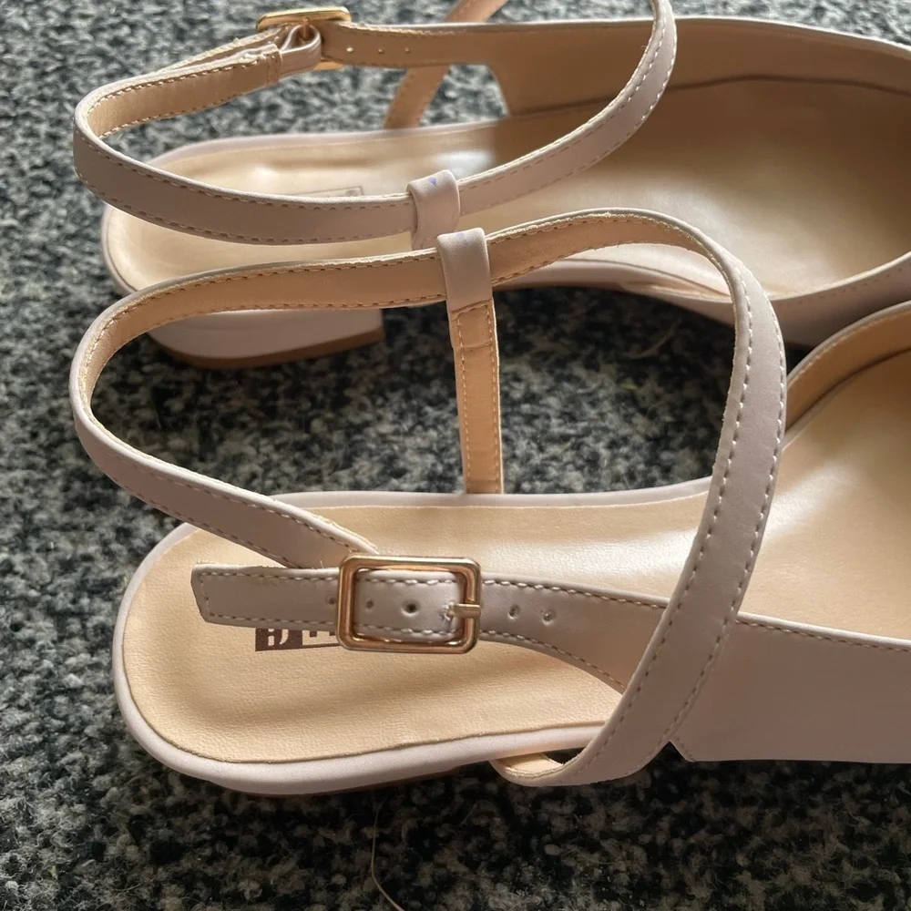 Pointed Toe Cream Slingback Flat - Picture 7 of 11